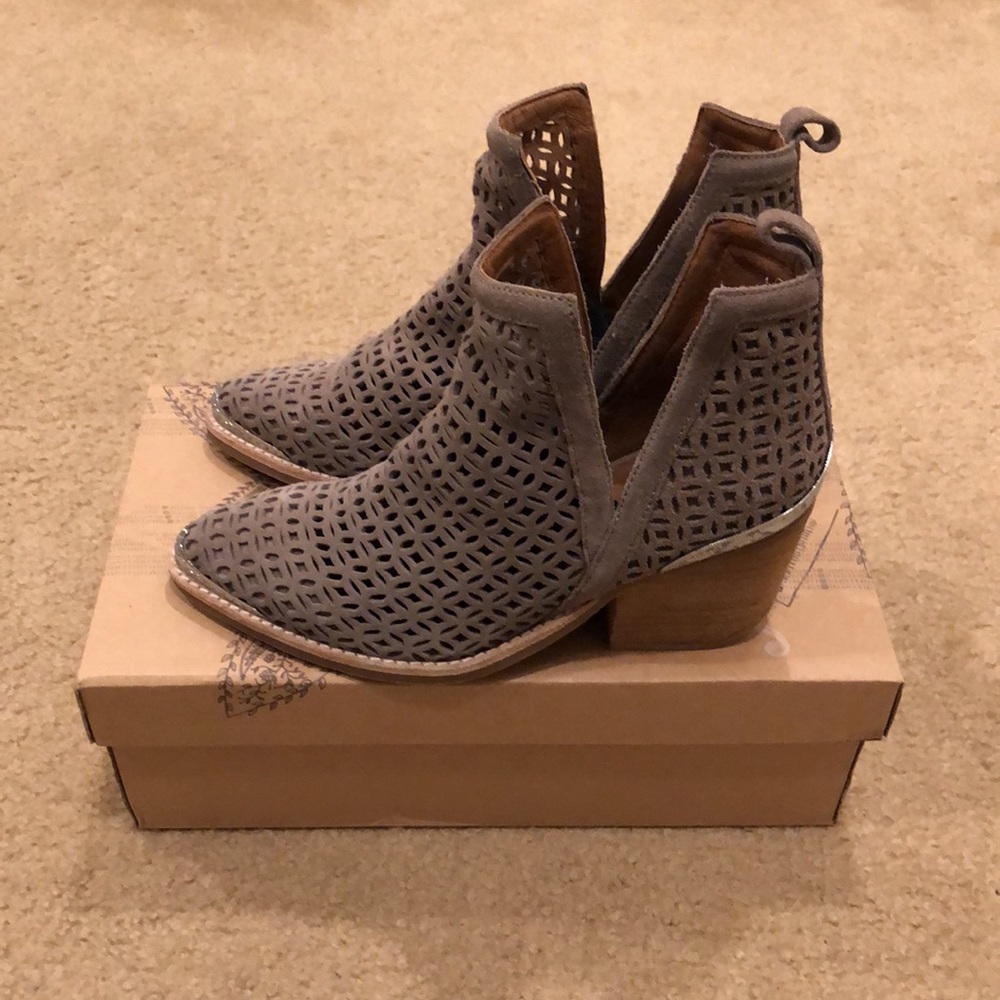 New Jeffrey Campbell Cromwell Booties Size 35.5 - Picture 8 of 10